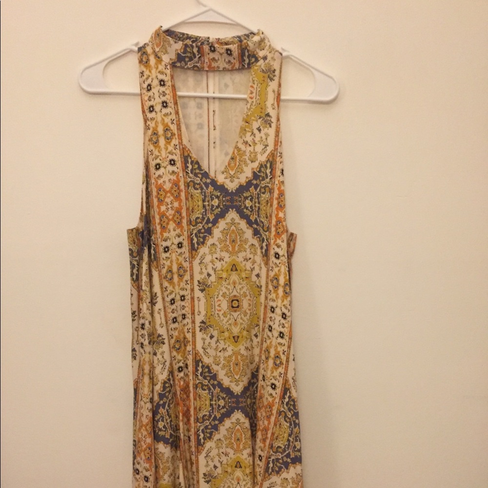 Olivaceous Yellow Paisley Collared Dress